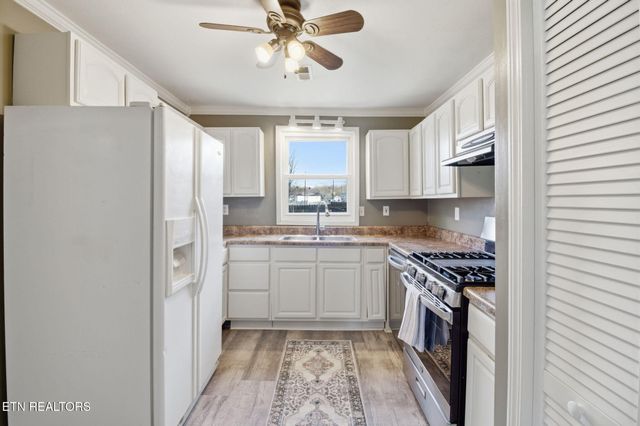 335 S Fowler St, Clinton, TN 37716