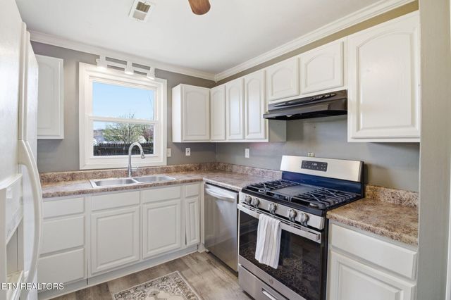 335 S Fowler St, Clinton, TN 37716
