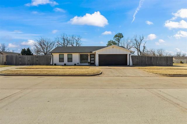 411 S Silver Drive, Mustang, OK 73064