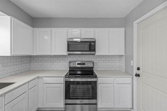 411 S Silver Drive, Mustang, OK 73064