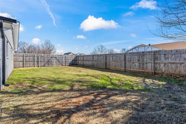 411 S Silver Drive, Mustang, OK 73064