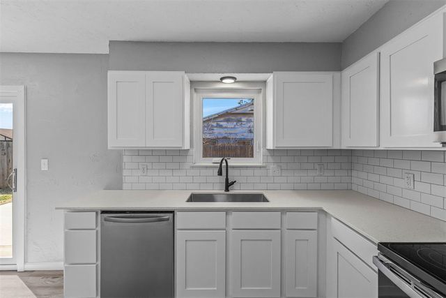 411 S Silver Drive, Mustang, OK 73064