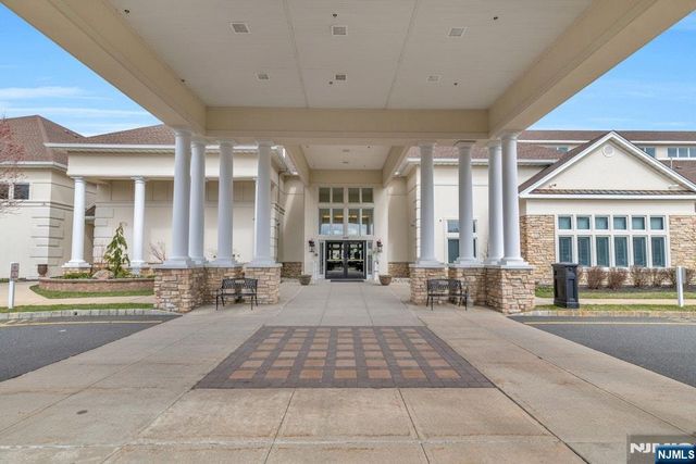 37 Lakeland Drive, Barnegat, NJ 08005