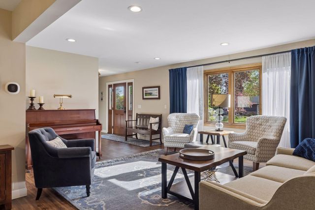 1847 Faro Lane, Mendota Heights, MN 55118