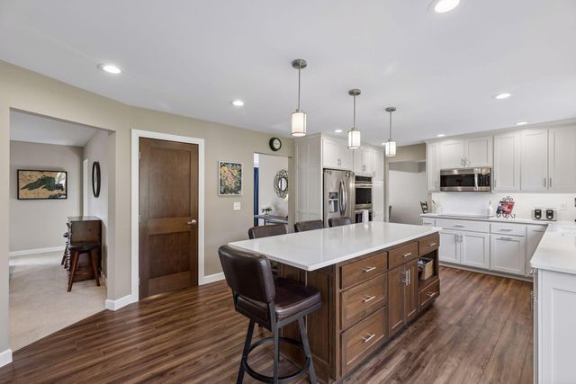 1847 Faro Lane, Mendota Heights, MN 55118