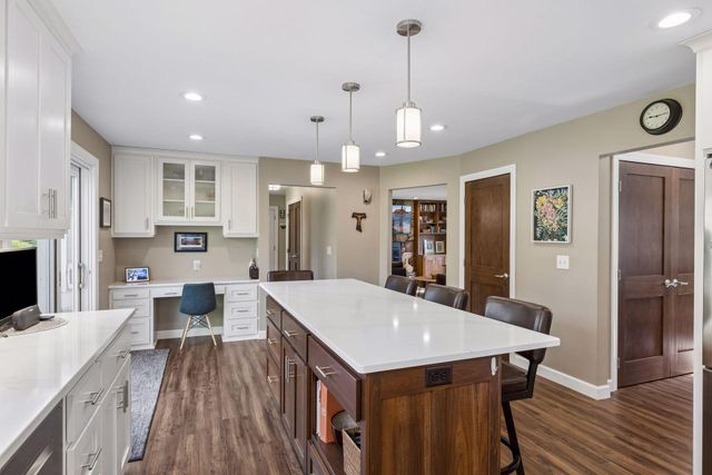 1847 Faro Lane, Mendota Heights, MN 55118