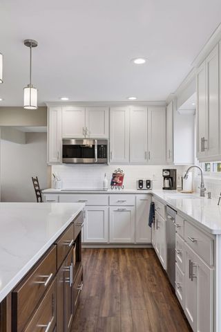 1847 Faro Lane, Mendota Heights, MN 55118