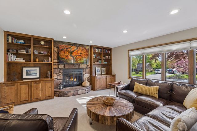 1847 Faro Lane, Mendota Heights, MN 55118