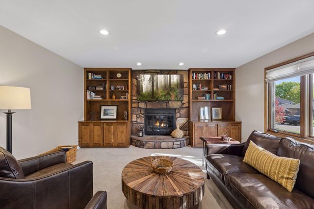 1847 Faro Lane, Mendota Heights, MN 55118