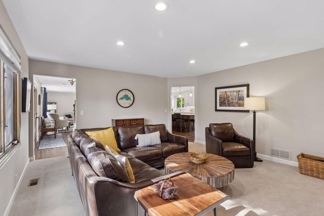 1847 Faro Lane, Mendota Heights, MN 55118