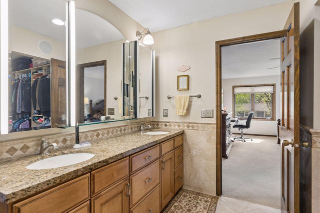 1847 Faro Lane, Mendota Heights, MN 55118