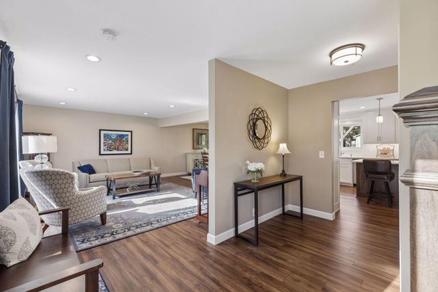 1847 Faro Lane, Mendota Heights, MN 55118