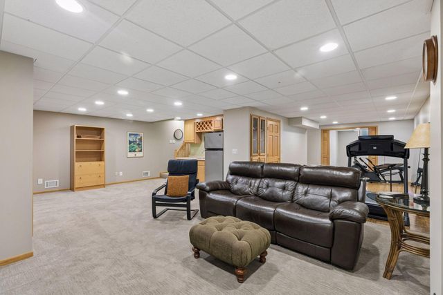 1847 Faro Lane, Mendota Heights, MN 55118