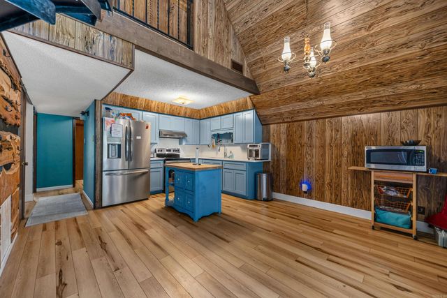 180 Sonny Mountain Road, Hot Springs, AR 71913