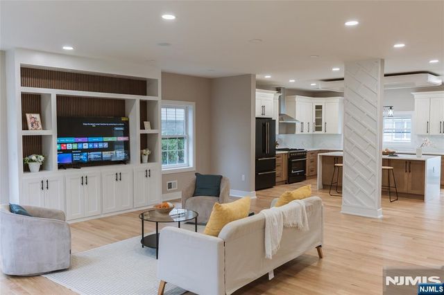 138 5th Street, Saddle Brook, NJ 07663
