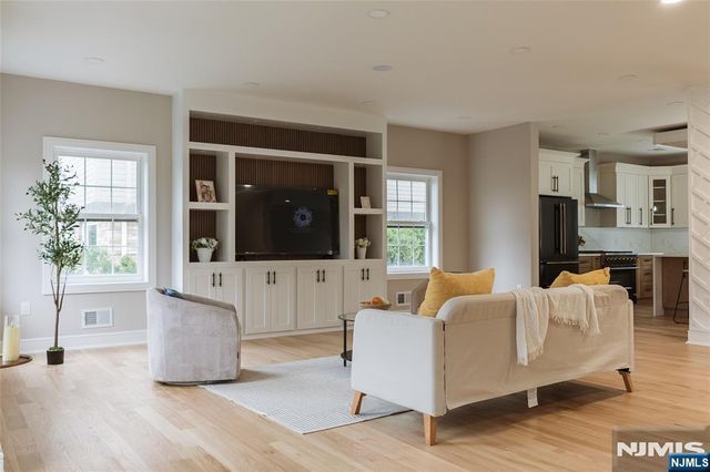 138 5th Street, Saddle Brook, NJ 07663