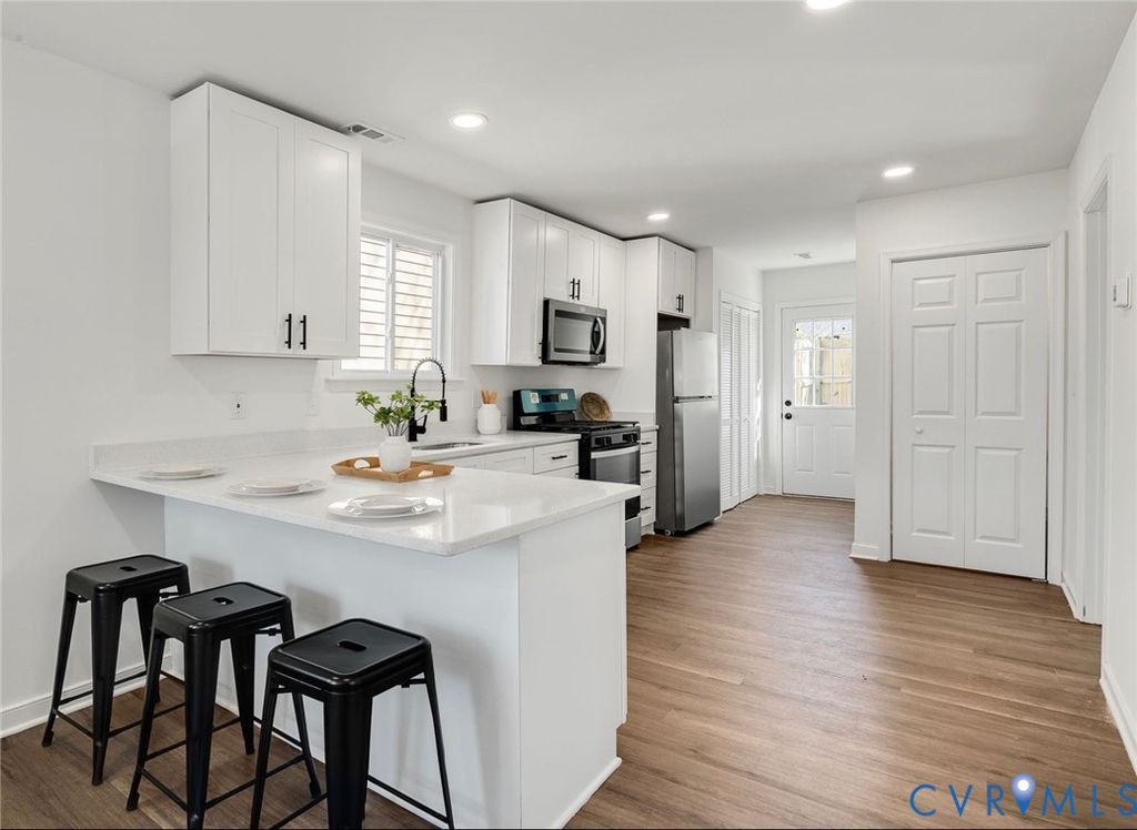 915 High Pearl St, Petersburg, VA 23803