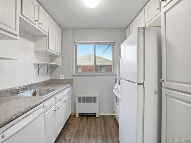 11420 Canal Road 203, Sterling Heights, MI 48314