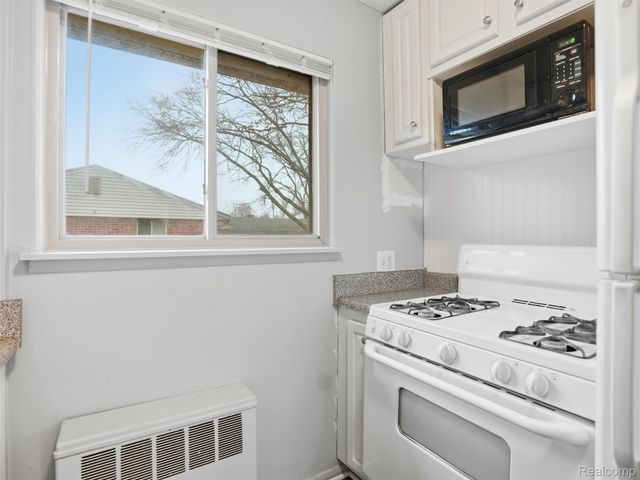 11420 Canal Road 203, Sterling Heights, MI 48314