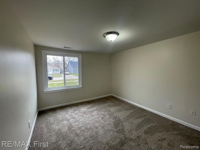 27124 Vance Street, Madison Heights, MI 48071