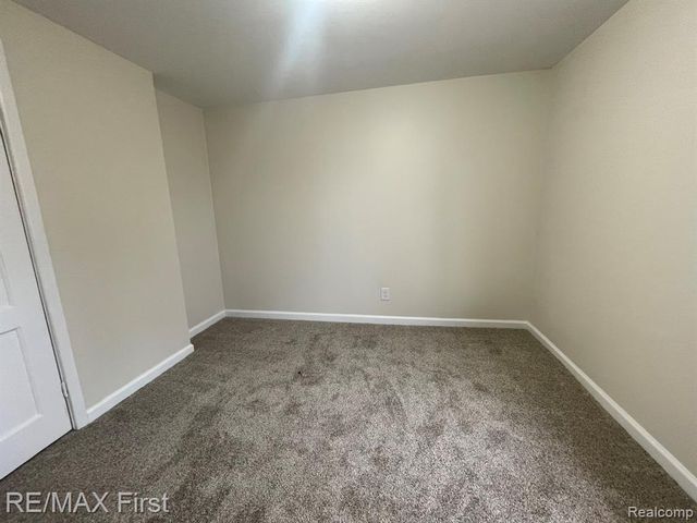 27124 Vance Street, Madison Heights, MI 48071