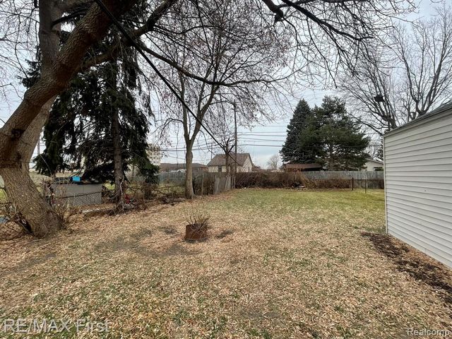 27124 Vance Street, Madison Heights, MI 48071