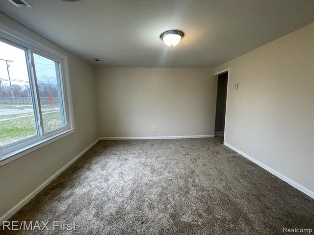 27124 Vance Street, Madison Heights, MI 48071