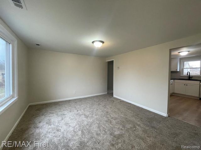 27124 Vance Street, Madison Heights, MI 48071