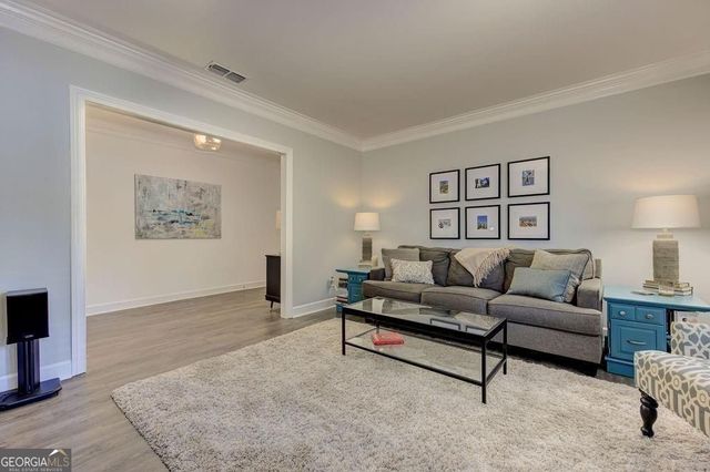 27 Mount Vernon Circle, Atlanta, GA 30338