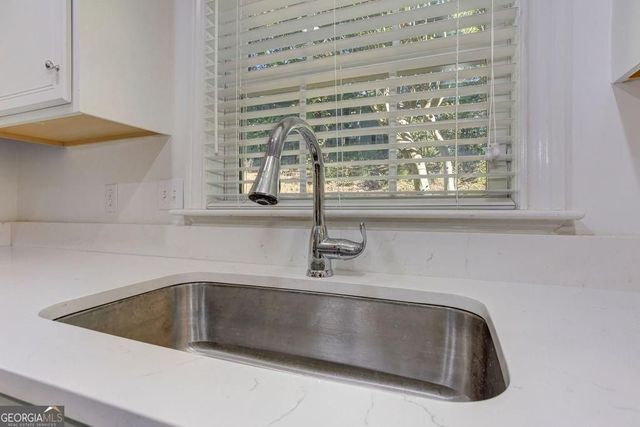 27 Mount Vernon Circle, Atlanta, GA 30338