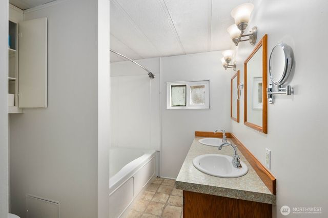 14510 S Lake Crapapple Road, Marysville, WA 98271