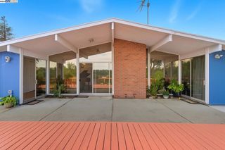 5605 Greenridge Rd, Castro Valley, CA 94552