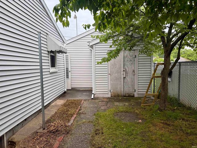 1400 Navajo Street, Elkhart, IN 46516