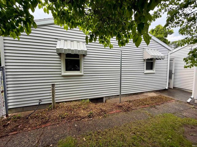 1400 Navajo Street, Elkhart, IN 46516