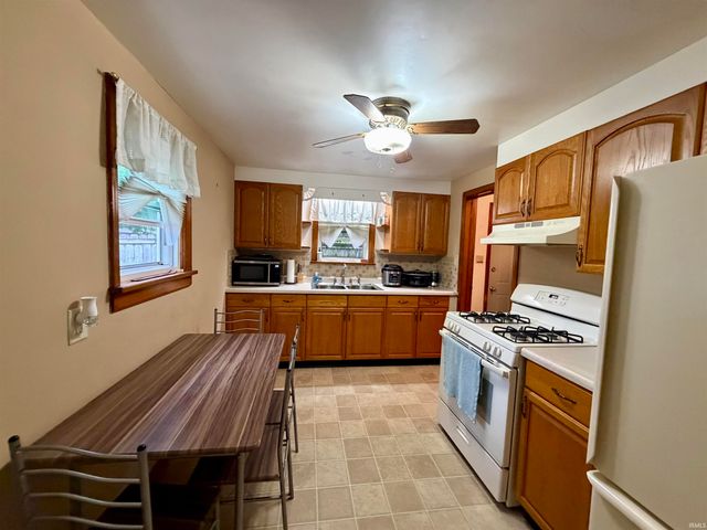 1400 Navajo Street, Elkhart, IN 46516