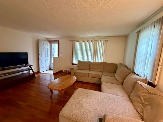 1400 Navajo Street, Elkhart, IN 46516