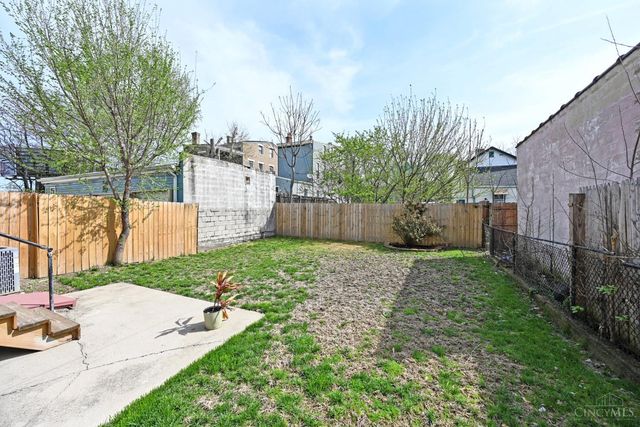 2962 Henshaw Avenue, Cincinnati, OH 45225