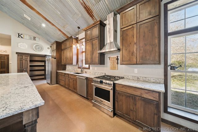 15525 E 500 Road, Claremore, OK 74019