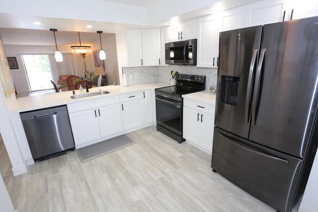 13001 SW 11th Ct 307, Hollywood, FL 33027