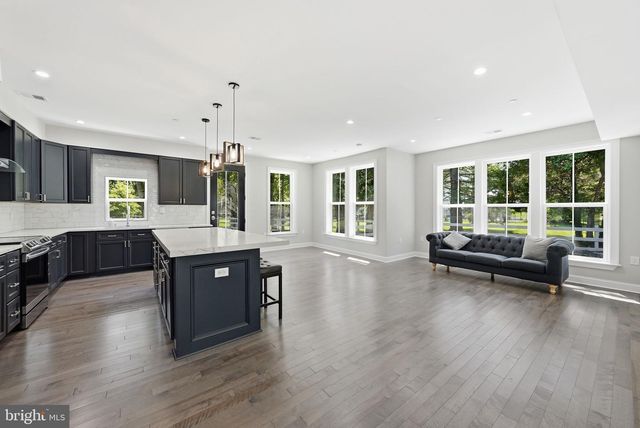 1211 LINTON LN, Shady Side, MD 20764
