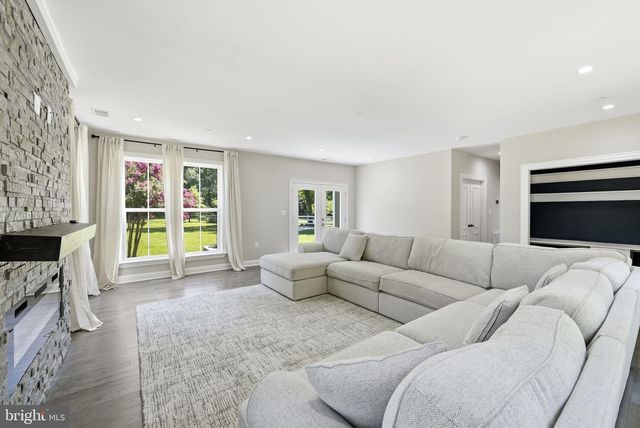 1211 LINTON LN, Shady Side, MD 20764