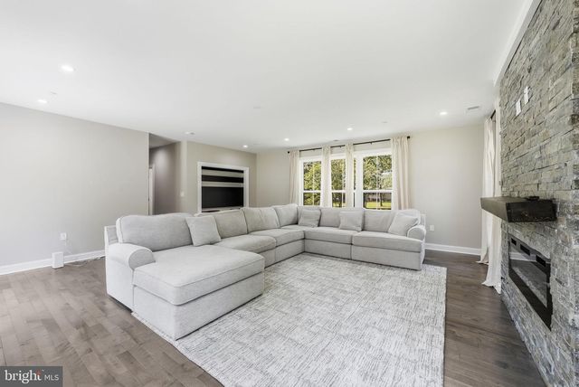 1211 LINTON LN, Shady Side, MD 20764