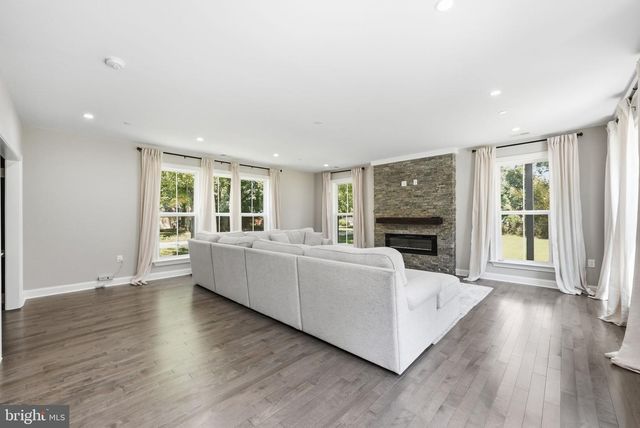 1211 LINTON LN, Shady Side, MD 20764