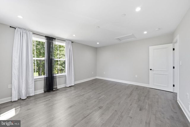 1211 LINTON LN, Shady Side, MD 20764