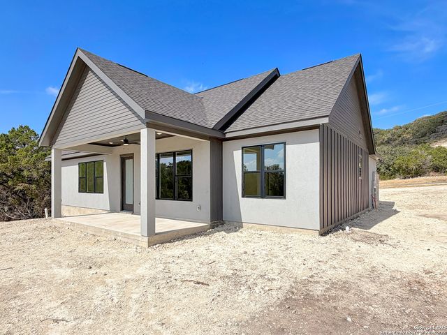 508 Sendera Valley, Canyon Lake, TX 78133