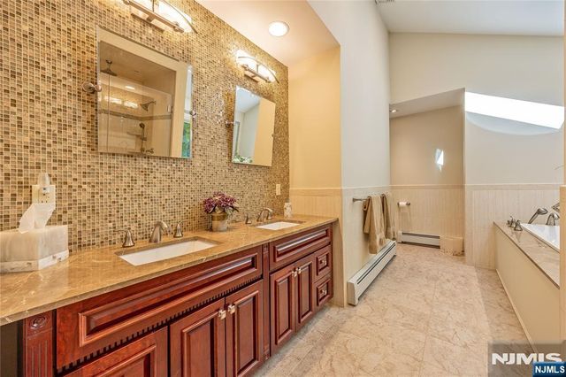 89 Norman Drive, Ramsey, NJ 07446