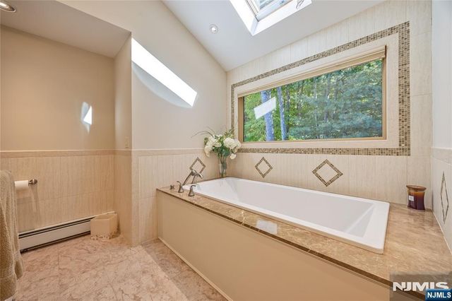 89 Norman Drive, Ramsey, NJ 07446