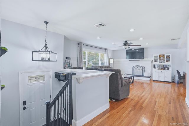 12 Daisy Lane, Wappingers Falls, NY 12590