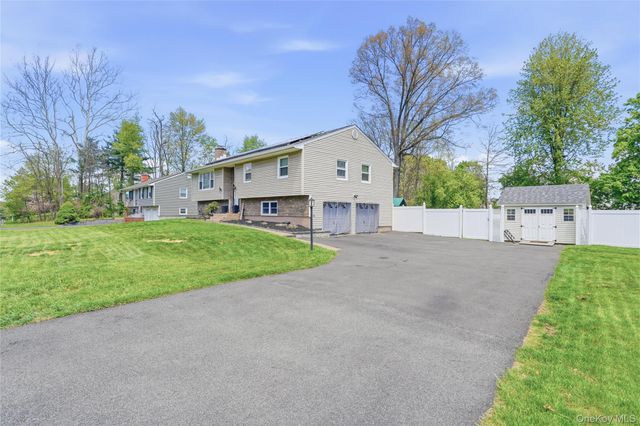 12 Daisy Lane, Wappingers Falls, NY 12590