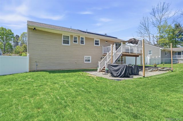 12 Daisy Lane, Wappingers Falls, NY 12590